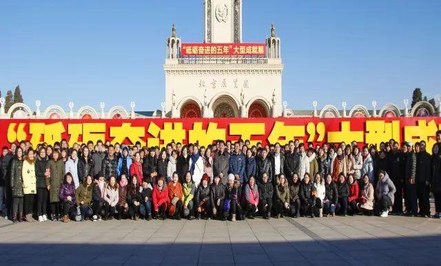 順旅集團狠抓陣地建設,打造黨建文化長廊