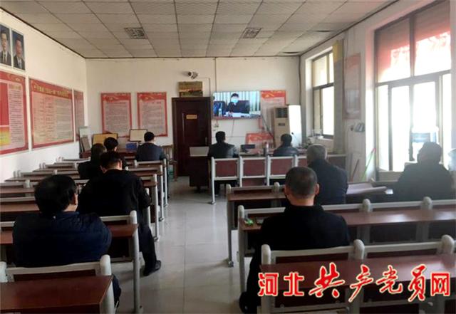 大陸村鎮(zhèn)指導(dǎo)企業(yè)復(fù)工復(fù)產(chǎn)“智慧黨建”視頻會議系統(tǒng)派上用場