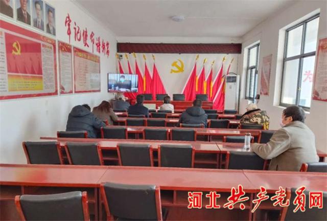 大陸村鎮(zhèn)指導(dǎo)企業(yè)復(fù)工復(fù)產(chǎn)“智慧黨建”視頻會議系統(tǒng)派上用場