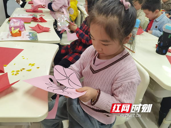 詩(shī)歌寄情元宵送暖,小小紅心獻(xiàn)禮黨建一百周年